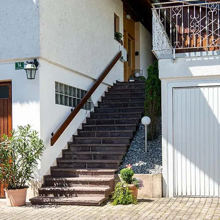 Appartement Mit Alpensicht *